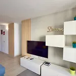Ohmyhost360 - Dream Holidays Апартаменты